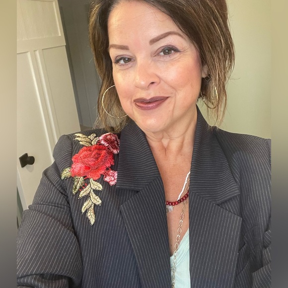 Meet your Posher, Jill - Picture 3 of 3